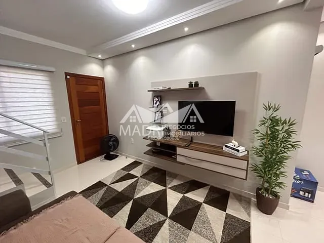 Sobrado com 120m² 2 quartos e 2 banheiros, à venda, no bairro Bela Vista em Palhoça