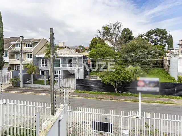 Sobrado com 135m² 3 quartos e 3 banheiros, à venda, no bairro Mercês em Curitiba
