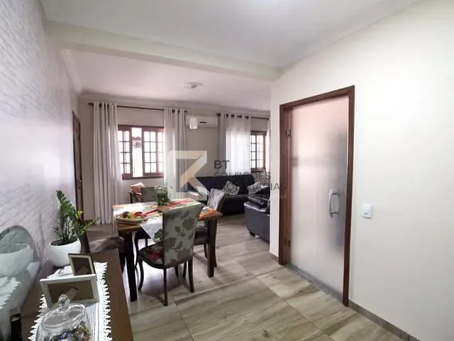Sobrado com 250m² 3 quartos e 3 banheiros, à venda, no bairro Jardim Regina em Indaiatuba