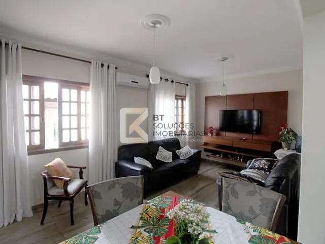 Sobrado com 250m² 3 quartos e 3 banheiros, à venda, no bairro Jardim Regina em Indaiatuba