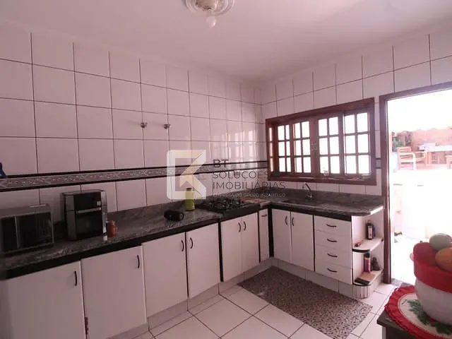 Sobrado com 250m² 3 quartos e 3 banheiros, à venda, no bairro Jardim Regina em Indaiatuba