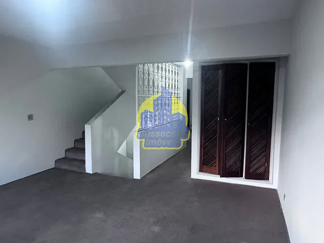 Sobrado com 272m², à venda, no bairro Vila Campesina em Osasco