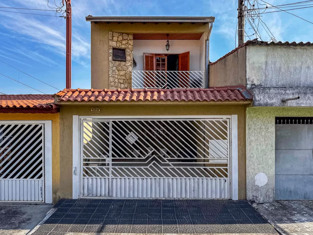 Sobrado 4 quartos e 4 banheiros, à venda, no bairro Vila Alto de Santo André em Santo André