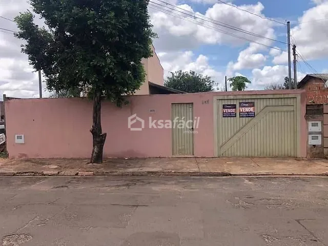 Sobrado com 360m² 3 quartos e 2 banheiros, à venda, no bairro Guanandi em Campo Grande