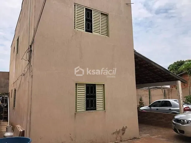 Sobrado com 360m² 3 quartos e 2 banheiros, à venda, no bairro Guanandi em Campo Grande