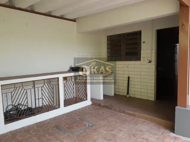 Sobrado com 300m² 3 quartos e 2 banheiros, à venda, no bairro Vila Mazza em Suzano
