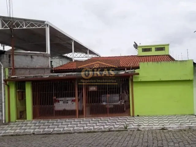 Sobrado com 300m² 3 quartos e 2 banheiros, à venda, no bairro Vila Mazza em Suzano