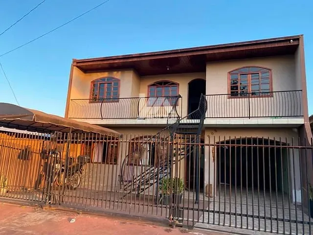 Sobrado com 191m² 6 quartos e 4 banheiros, à venda, no bairro Vila Bela em Guarapuava