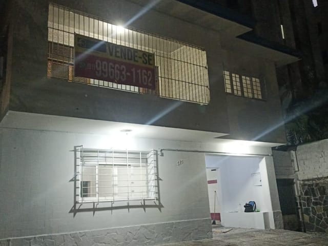 Sobrado com 350m², à venda ou para alugar, no bairro Casa Amarela em Recife