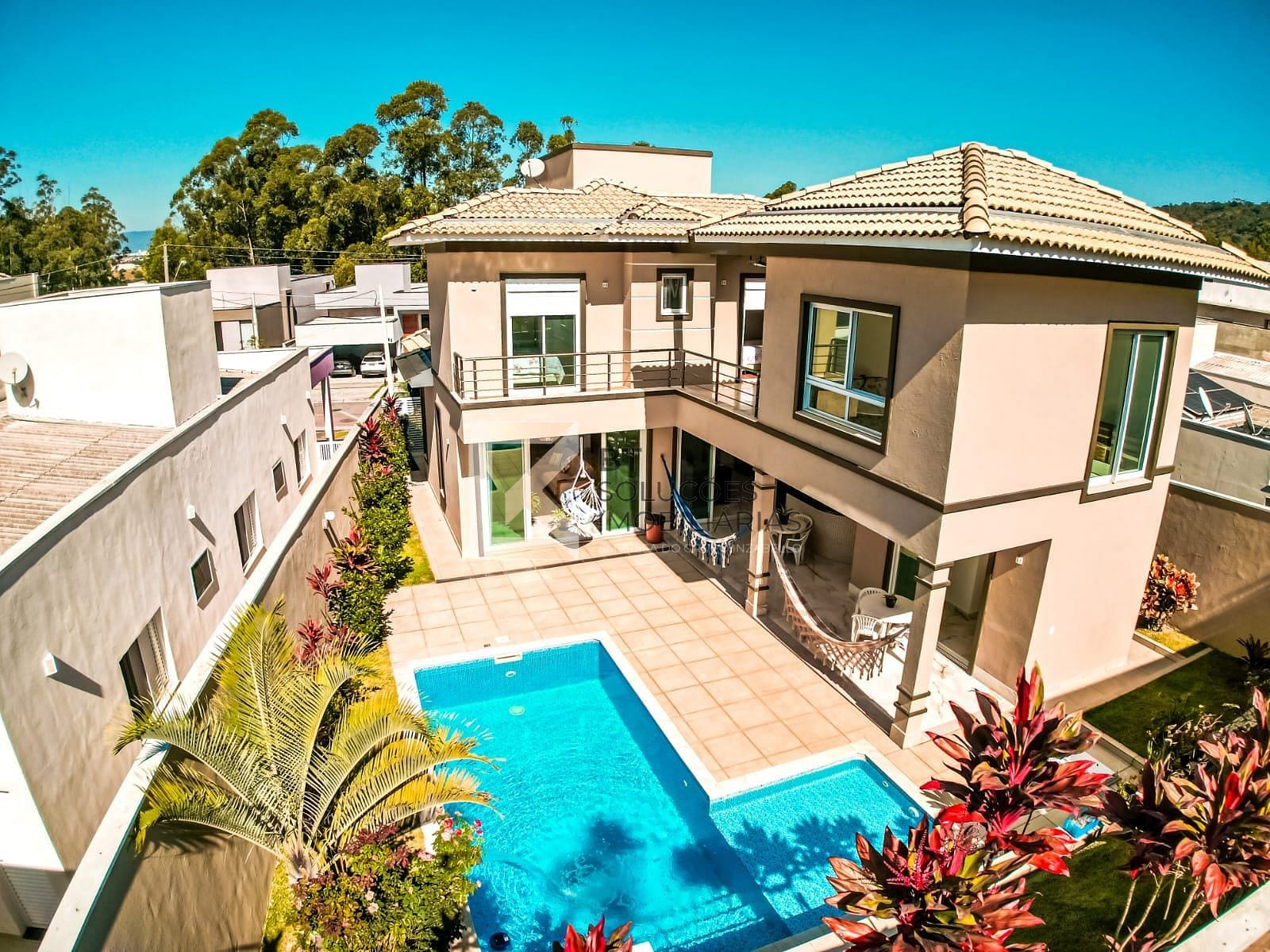 Sobrado, 3 quartos, 254 m² - Foto 1