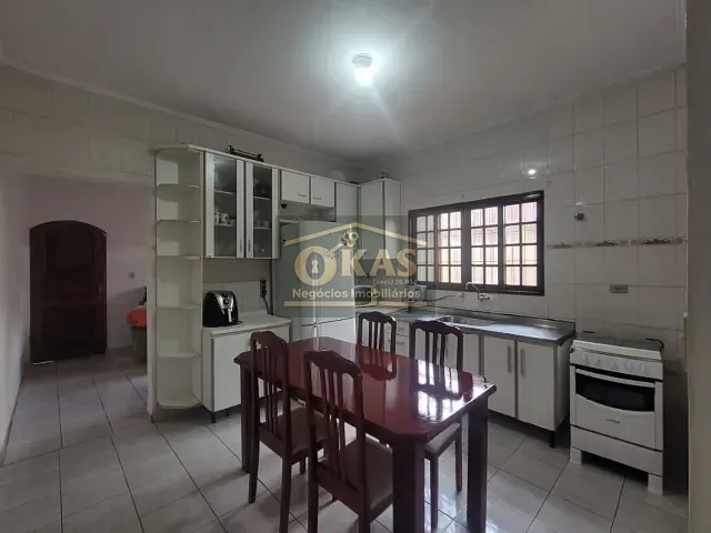 Sobrado com 147m² 3 quartos e 2 banheiros, à venda, no bairro Jardim Ferrazense em Ferraz de Vasconcelos