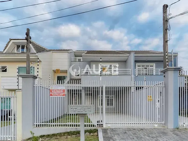 Sobrado com 191m² 3 quartos e 3 banheiros, à venda, no bairro Xaxim em Curitiba