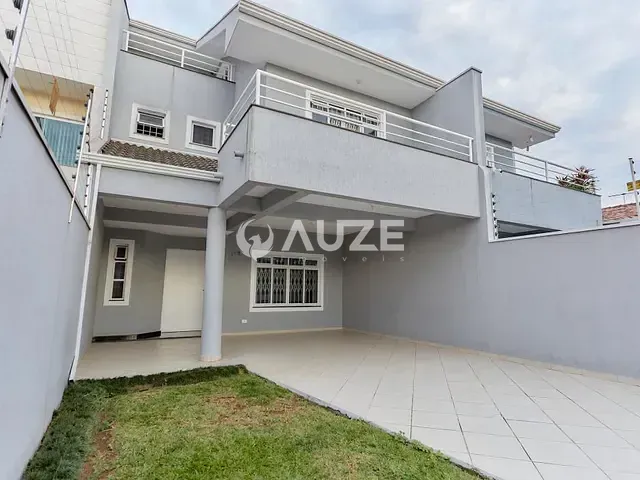 Sobrado com 191m² 3 quartos e 3 banheiros, à venda, no bairro Xaxim em Curitiba