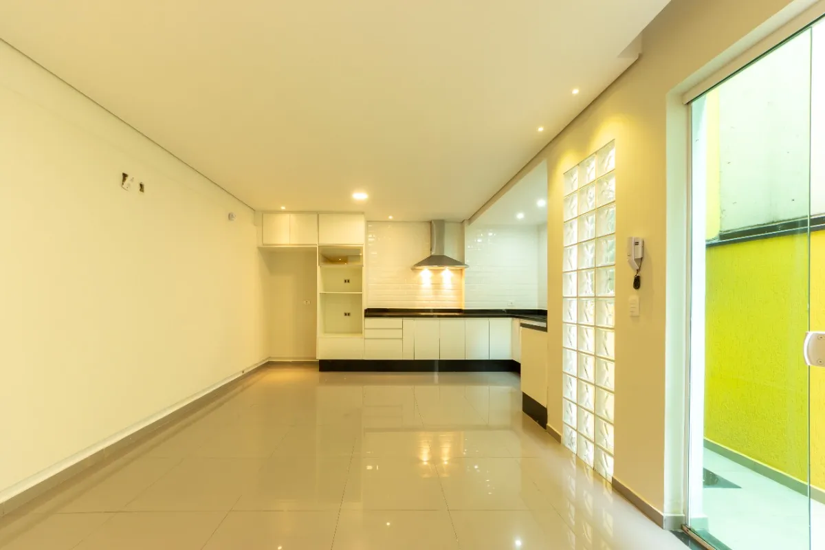 Sobrado para venda em Vila Palmeiras com 3 quartos, sendo 3 suítes, 240m²