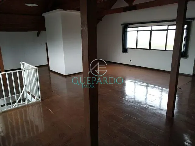 Sobrado com 360m² 3 quartos e 3 banheiros, à venda ou para alugar, no bairro Iguaçu em Londrina