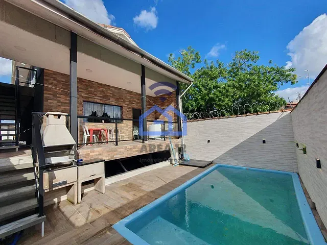 Sobrado com 225m² 7 quartos e 7 banheiros, à venda, no bairro Aruan em Caraguatatuba