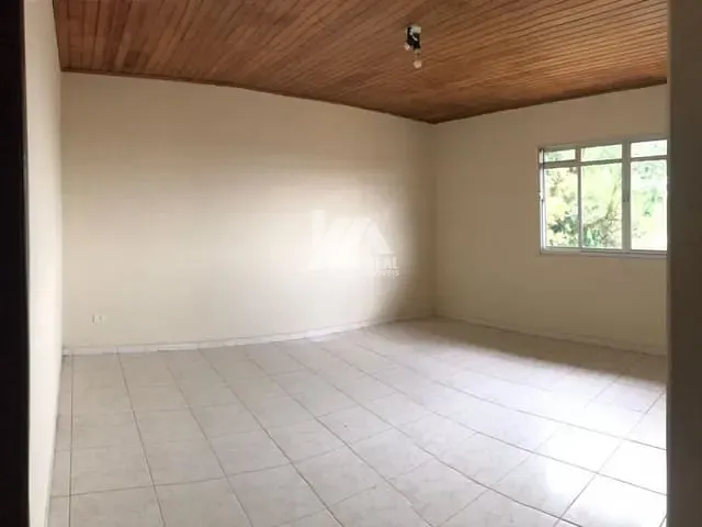 Sobrado com 362m² 5 quartos e 2 banheiros, à venda, no bairro Contorno em Ponta Grossa