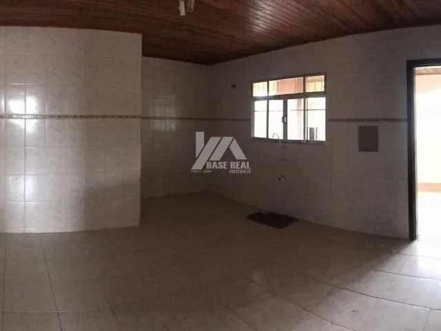 Sobrado com 362m² 5 quartos e 2 banheiros, à venda, no bairro Contorno em Ponta Grossa