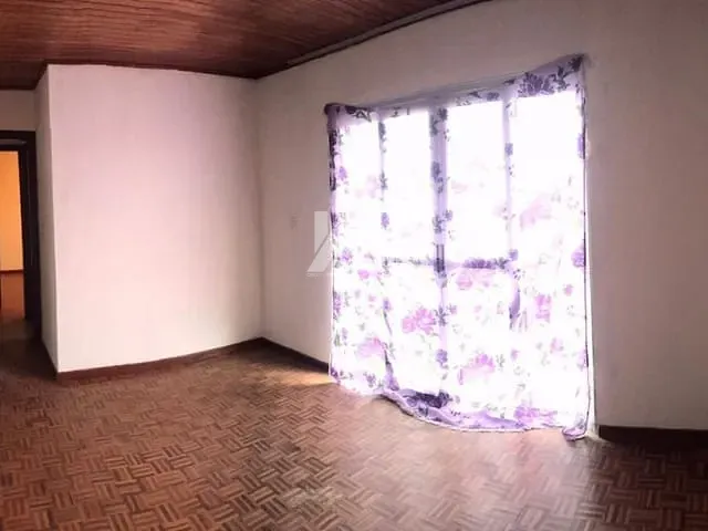 Sobrado com 362m² 5 quartos e 2 banheiros, à venda, no bairro Contorno em Ponta Grossa