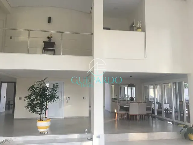 Sobrado com 1000m² 5 quartos e 7 banheiros, à venda, no bairro Mediterrâneo em Londrina