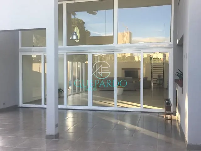 Sobrado com 1000m² 5 quartos e 7 banheiros, à venda, no bairro Mediterrâneo em Londrina