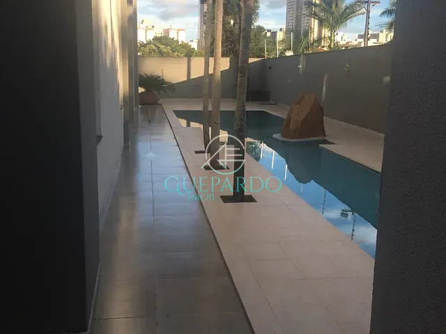 Sobrado com 1000m² 5 quartos e 7 banheiros, à venda, no bairro Mediterrâneo em Londrina