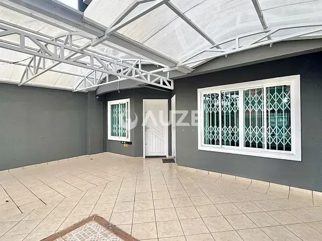 Sobrado com 140m² 3 quartos e 3 banheiros, à venda, no bairro Capão Raso em Curitiba