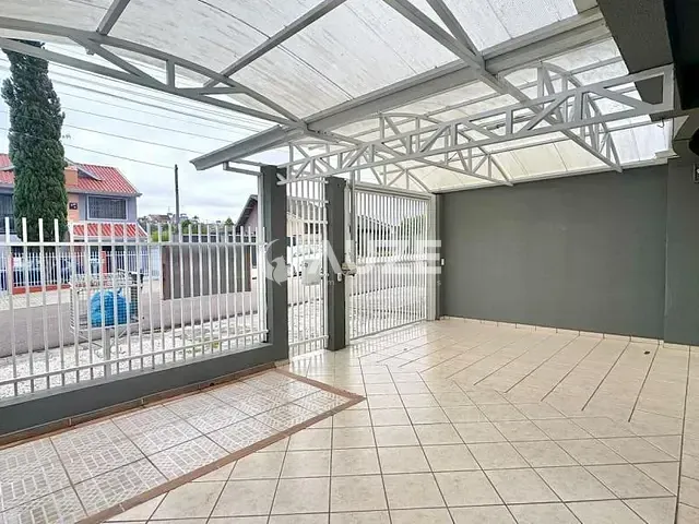 Sobrado com 140m² 3 quartos e 3 banheiros, à venda, no bairro Capão Raso em Curitiba