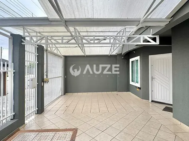 Sobrado com 140m² 3 quartos e 3 banheiros, à venda, no bairro Capão Raso em Curitiba