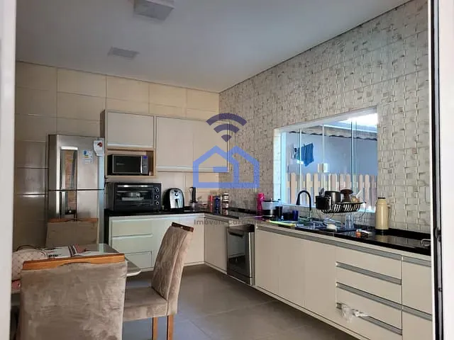 Sobrado com 360m² 3 quartos e 4 banheiros, à venda, no bairro Massaguaçu em Caraguatatuba