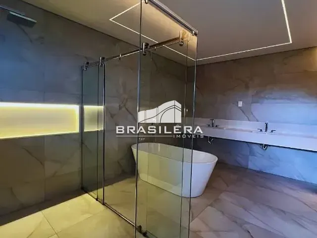 Sobrado com 568m² 5 quartos e 6 banheiros, à venda, no bairro Residencial Goiânia Golfe Clube em Goiânia