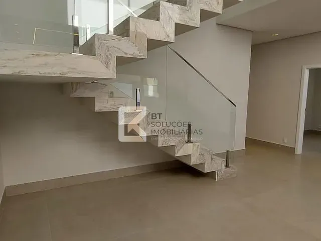 Sobrado com 360m² 4 quartos e 5 banheiros, à venda, no bairro Jardim Residencial Sapezal em Indaiatuba