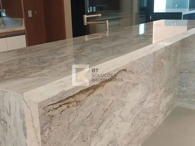 Sobrado com 360m² 4 quartos e 5 banheiros, à venda, no bairro Jardim Residencial Sapezal em Indaiatuba