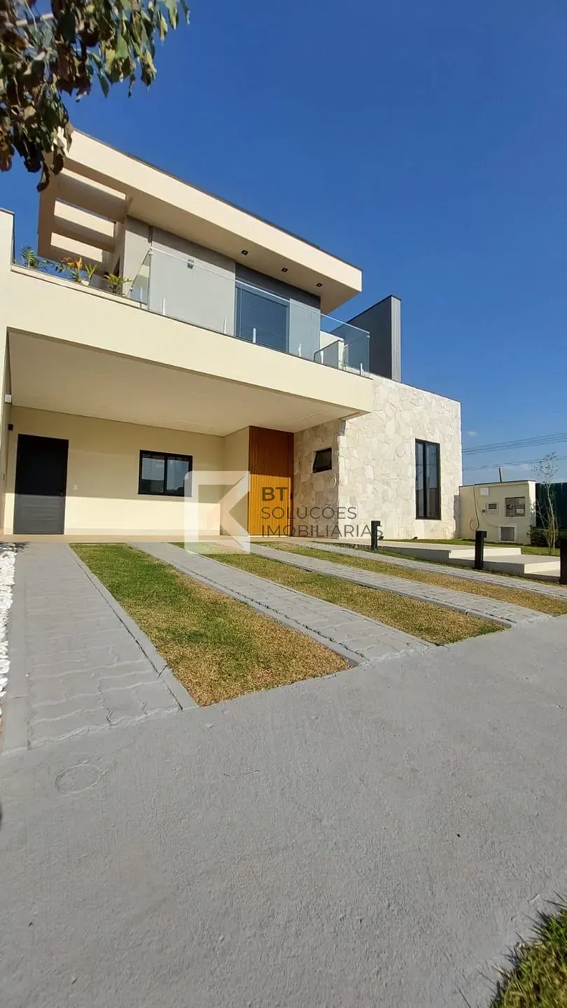 Sobrado, 4 quartos, 303 m² - Foto 1