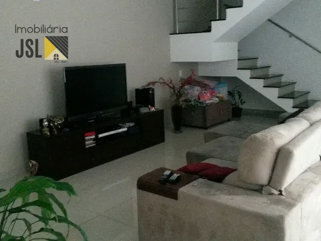 Sobrado com 204m² 3 quartos e 2 banheiros, à venda, no bairro Jardim Julieta em Caçapava