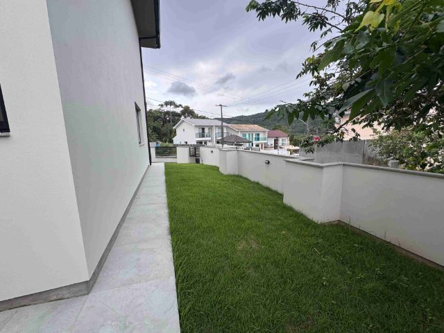 Foto do Sobrado - Sobrado à venda, Potecas, São José, SC | Madri Imóveis