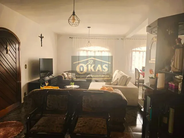 Sobrado com 1000m² 3 quartos e 3 banheiros, à venda, no bairro Vila Acoreana em Poá