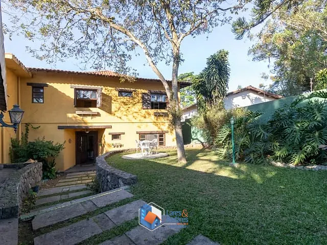 Sobrado com 1498m² 5 quartos e 4 banheiros, à venda, no bairro Guarapiranga em São Paulo