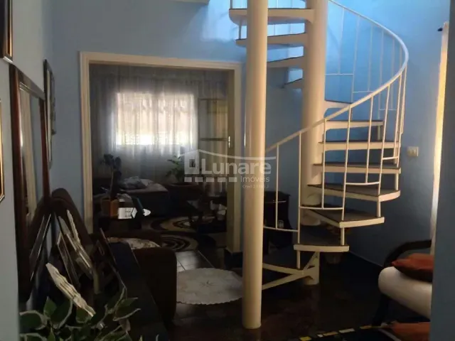 Sobrado com 160m² 4 quartos e 2 banheiros, à venda, no bairro Vila Jundiaí em Mogi das Cruzes