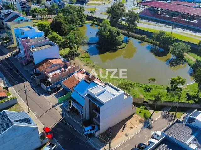 Sobrado 3 quartos e 3 banheiros, à venda, no bairro Tatuquara em Curitiba