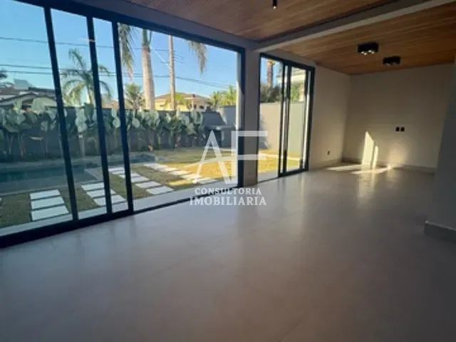 Sobrado com 447m² 4 quartos e 6 banheiros, à venda, no bairro Condomínio Village Taubaté em Taubaté