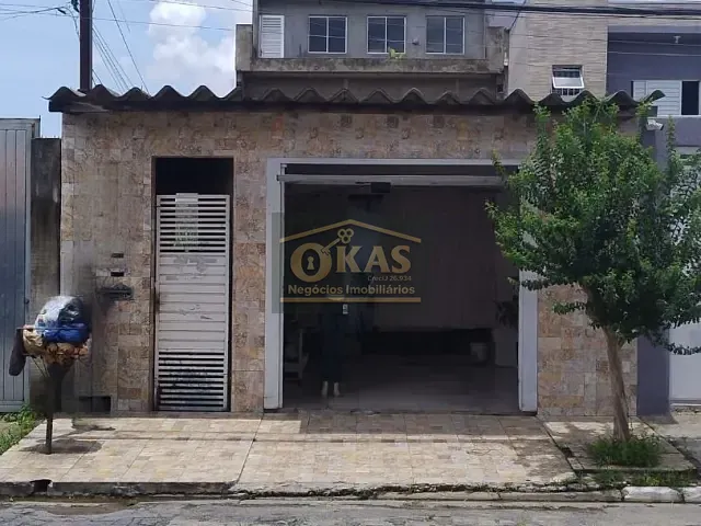 Sobrado com 300m² 3 quartos e 2 banheiros, à venda, no bairro Vila Urupês em Suzano