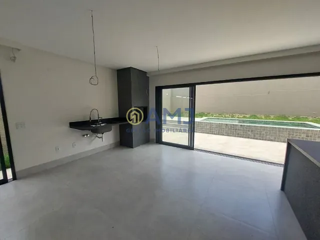 Sobrado com 300m² 4 quartos e 5 banheiros, à venda, no bairro Jardins Barcelona em Senador Canedo