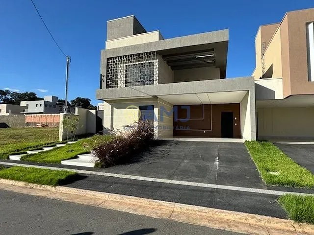 Sobrado com 300m² 4 quartos e 5 banheiros, à venda, no bairro Jardins Barcelona em Senador Canedo