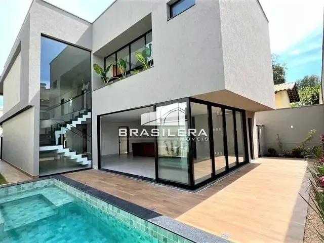 Sobrado com 300m² 4 quartos e 6 banheiros, à venda, no bairro Jardins Madri em Goiânia