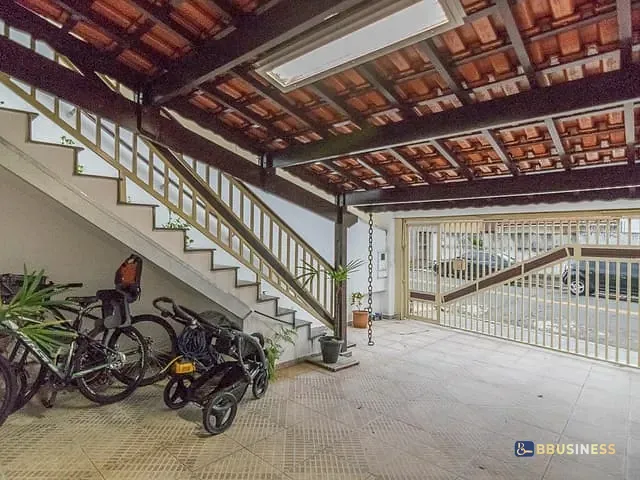 Sobrado com 210m² 3 quartos e 4 banheiros, para alugar, no bairro Olímpico em São Caetano do Sul