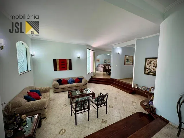 Sobrado com 550m² 4 quartos e 4 banheiros, à venda, no bairro Condomínio Portal da Mata em Caçapava