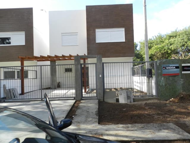 Casa com 183m² 3 quartos e 2 banheiros, à venda, no bairro Las Acácias em Pelotas