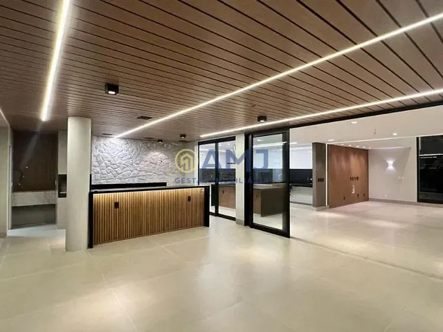 Sobrado com 345m² 5 quartos e 5 banheiros, à venda, no bairro  Jardins Porto em Senador Canedo