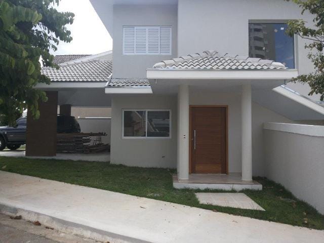 Casa com 250m² 4 quartos e 4 banheiros, à venda, no bairro Urbanova em São José dos Campos